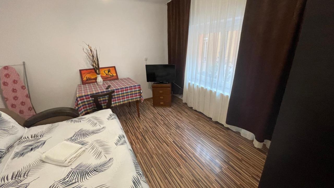 Apartament In Centrul Brasovului Exteriör bild